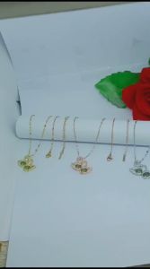 KALUNG TITANIUM SWAN ANGSA KRISTAL HIJAU BERLIAN PERMATA ANTI KARAT DAN ANTI LUNTUR