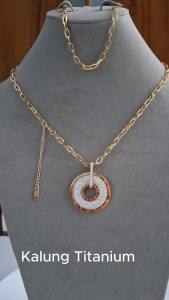 Kalung Titanium Wanita Rante Panjang Elegan Mewah cocok dipakai jalan-jalan kado hadiah Awet anti Karat klks049