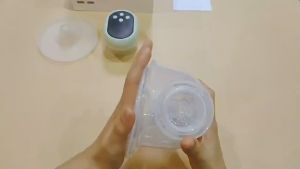Electric breast pump wearable hands-free painless large suction force automatic convenient electric breast pump USB rechargeable