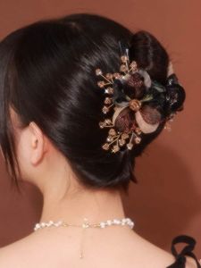 Handwoven Large Hair Claw Clip for Women Elegant Shark Clamp Stylish Accessory behind Head Trendy Fashion Jewelry