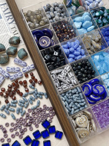 Serene Blue Language: Crafting DIY Handmade Bracelets & Necklaces