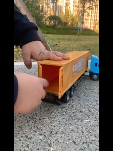 1:36 scale Container truck and ABS Container Door can open 42cm long inertia Toys for Boys