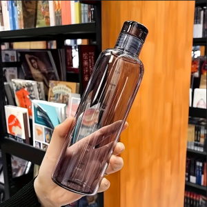 Bình Nước 700ml Sang Trọng Chống Rò Rỉ Dành Cho Tập Luyện Thể Thao Và Các Hoạt Động Ngoài Trời Nhẹ Dễ Mang Theo Giúp Bạn Luôn Được Cấp Nước Hàng Ngày Với Vạch Chia Thời Gian.
