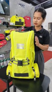 กระเป๋าปฐมพยาบาล รุ่น RECOVER™ PRO X ICB Emergency Response Bag มาพร้อมช่องบรรจุถังออกซิเจน เก็บอุปกรณ์ได้หลากหลาย ผลิตจากวัสดุที่สามารถควบคุมการติดเชื้อ เช็ดทำความสะอาดได้ทั้งภายในและภายนอก Meret USA