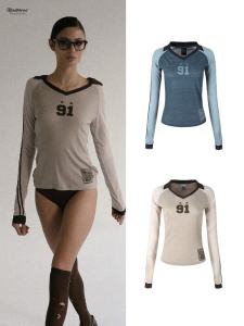 เสื้อยืดแขนยาวทรงสลิมฟิตสำหรับผู้หญิง ฤดูใบไม้ร่วง 2022 เสื้อเบลาส์แฟชั่นสตรีทสไตล์สตรีท ลายพิมพ์ คอวี ปกติ