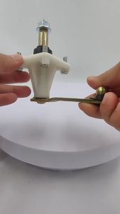 ตุ๊กตาปัดน้ำฝน อีซูซุดีแมกซ์ ISUZU D-MAX ยีห้อSAK มีให้เลือกทั้งสองข้าง