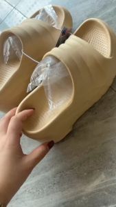 Foya.1 รองเท้าแตะ ประกอบสวม พื้นไม่มีลาย วัสดุ eva พื้นนุ่มน้ำหนัก คุณสืบ 9CM