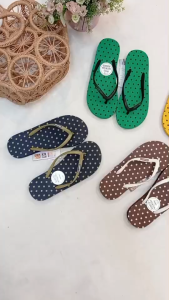 รองเท้าแตะ Hippo Bloo  สีเขียวตัดดำ ลายจุด สีสด รองเท้าอยู่บ้านหูหนีบ sandals ฮิปโป บลู