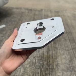 แป้นดามผนังยึดปั๊มคลัทช์ ดีแมค 2020 รุ่น 1.9/3.0 dmax งาน KING แท้ CNC หนา10มิล ไม่ต้องดัดแปลง แผ่นดามผนังยึดปั๊มคลัทช์