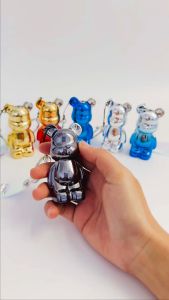 Hộp Quẹt Bật Lửa Khè Kèm Móc Khóa Hình Gấu Bearbrick Bóng Trơn Nhiều Màu - Xài Gas