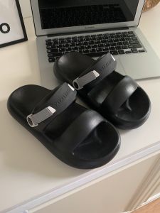 Soft Thick Bottom Sandals Strappy Slip-On Couples Summer Fashion Cool Casual mid Heel EVA Flat Bottom Youth Footwear