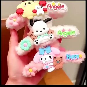 Jedai Jepit Rambut Jepitan Salon Slim Bulu Halus karakter Sanrio Wanita Anak Perempuan Cantik Bahan Bulu Lembut Silang Gaya Korea Warna Soft Pastel Aksesoris Ukuran 12x5 Cm Korea Thailand Premium Original Kitty Cinnamoroll Purin Melody Kuromi Pochacco