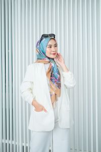 baniescoop azelia mustard hijab segi empat voal ultrafine motif