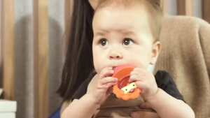 Marcus & Marcus Silicone Self Feeder N Pop Baby Food Feeder