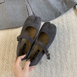 Retro Suede Toe-Separated Flats