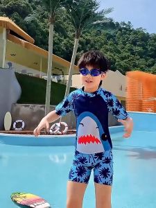 Đồ Bơi Bé Trai Bộ Bơi Bé Trai Habi Fashion HB2237 Thiết Kế Họa Tiết Cá Mập Chất Liệu Co Giãn Cho Bé Từ 18-60kg