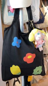 Runpee- A061 กระเป๋าผ้าแคนวาสลายดอกไม้ กระเป๋ามี2ทรงเนื้อผ้าหนา So cuteมากก