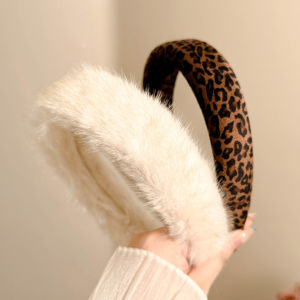 Anti-Slip Plush Hairband Womens High Hairline Leopard Print Face Wash Hair Clip Fashionable New 2025 Hair Accessory