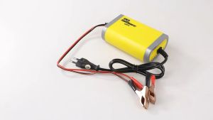 Charger Aki 12V 2A Mobil Motor 7-20 AH Intelligent Battery Cas Accu Listrik UD11