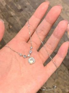 Exquisite Zircon Diamond Necklace Elegant Womens Simple Design Choker Necklace Fashionable Versatile Silver Alloy Jewelry