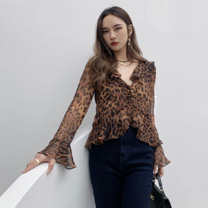 Áo Thun Nữ Họa Tiết Da Báo Cổ Chữ V Tay Áo Ống Loe Thời Trang Thường Ngày Mùa Hè 2022 Dài Tay Polyester Thường Xuyên