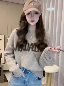 เสื้อสเวตเตอร์ถักแขนยาวทรงหลวมสไตล์ฤดูใบไม้ร่วง/ฤดูหนาวสำหรับผู้หญิง ทรงหลวมสบายๆ ดีไซน์ไม่ซ้ำใคร เสื้อผ้าทำงาน ความหนาปกติ