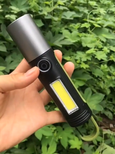 🌟ไฟฉาย🌟ไฟฉายแรงสูง LED ไฟฉายอเนกประสงค์ ขนาดเล็ก ซูม สว่างมาก ชาร์จไฟได้ กันน้ํา สําหรับกลางแจ้ง สําหรับตั้งแคมป์ Flashlight