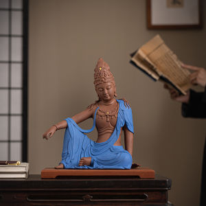 New Chinese Zen Style Ceramic Buddha Statue Moon Water Guanyin Decorative Ornaments for Hotels Creative Brown Color Handmade Craft