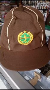 Topi Pramuka Siaga Putri sesuai standart Kwartir Nasional dengan tulisan Gerakan Pramuka Pada Tanda Topi nya