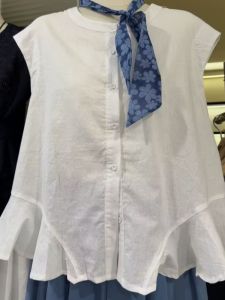 Áo Sơ Mi Nữ Tay Lỡ Cổ Tròn Không Tay Họa Tiết Bướm Xếp Ly Phong Cách Hàn Quốc Mùa Hè 2025 Áo Sơ Mi Nhỏ