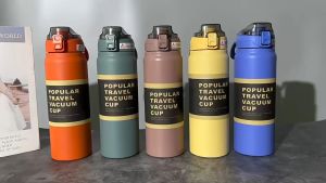 Thermos cup 304 stainless steel large-capacity outdoor kettle portable bouncing thermos cup 900ML