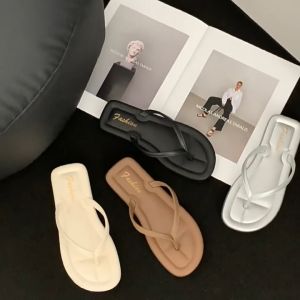 รองเท้าแตะแบบหนีบ รองเท้าแตะแฟชั่นกลางแจ้งฤดูร้อนสำหรับผู้หญิง