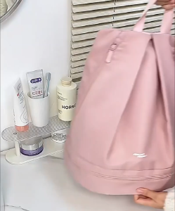 Meet beauty กระเป๋าเป้สปอร์ตบาสเก็ตบอลสำหรับการเดินทางกลางแจ้ง ว่ายน้ำ มีช่องสำหรับเก็บรองเท้า มีช่องแยกด้านใน กระเป๋ากีฬากลางแจ้งหรือสำหรับเดินป่า