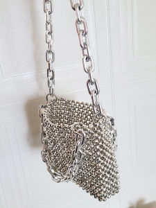 กระเป๋าสะพายข้างแบบสะพายข้างทำด้วยมือ DIY รุ่นสีเงิน กระเป๋าสะพายข้างแบบอเนกประสงค์สำหรับงานวันเกิดระดับไฮเอนด์ กระเป๋าสะพายข้างแบบสายโซ่สำหรับผู้หญิง