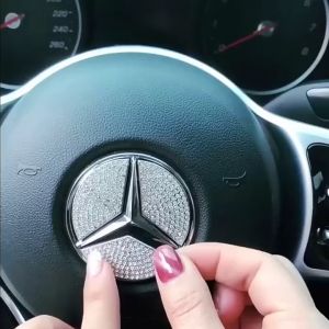 Miếng dán logo Vô lăng ô tô đính đá sang chảnh nhiều hãng xe