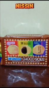 Nissin Indonesia Walens Choco Soes 100g: Indonesian Chocolate Filled Biscuits - A Favorite Halal Snack