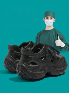 Molly | Anti-Slip & Odor-Resistant Clogs