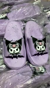 Kuromi Thick soled Cute One Word Slippers niche anti slip internet famous stepping on poop feeling beach womens outdoor slippers for summer