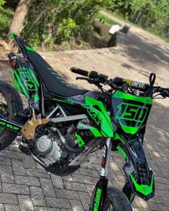 DECAL STIKER KAWASAKI KLX 150 FULL BODY BAHAN MAXDECAL SUPERGLOSSY BEBAS CUSTOM