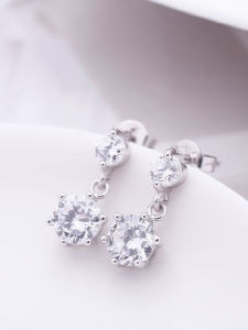 Classic Six-Prong Ring with Zirconia Stone in Silver for Women Anti-Allergy Perfect for Gifting Fine Jewelry