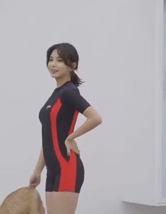 Rushguard Swimwear for Girls: Zipper Jumpsuit & Long Sleeves Op Design