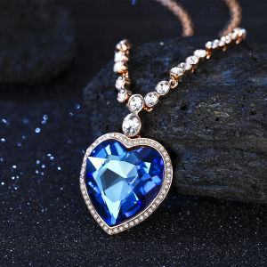 Luxury Heart of the Ocean Luxury Titanic Necklace for Women Crystal Pendant Necklaces Perfect for Valentines New Year Gift