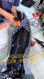 KAIN JOK MOTOR KARBON SARUNG JOK CARBON COVER JOK MOTOR BBOY KARBON CEVRAL KEVRAL JOK MOTOR TANPA JAHIT PNP VARIASI MODEL BIKER BORDIR BBOY UNIVERSAL UKURAN JOK MOTOR STANDAR PNP ( TINGGAL PASANG )