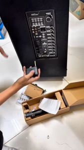 [ Tặng Bộ Sạc Pin ] Micro không dây karaoke AK88 bắt tiếng cực nhạy tích hợp sẵn echo vang  bảo hành 12 tháng