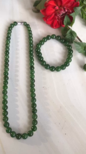 Bộ Vòng Chuỗi Đeo Cổ 8li Và Vòng Tay 9li5 Đá Ngọc Phật Xanh tự nhiên đẹp hay ngọc bích Màu xanh ngọc bích bóng đẹp món quà tặng Mẹ tặng cho mình và người thân nữ đeo đẹp ý nghĩa ạ có 2800k ạ