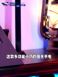 Senter Transparan Magnet Zoom in out Cas 8 Mode Warna 30W Waterproof Flashlight 520A 520 Series - SS