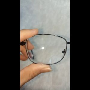 Kacamata Baca Plus (+) Frame Besi: Model Simpel & Elegan untuk Pria & Wanita