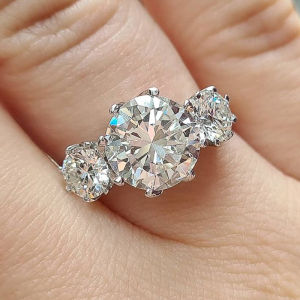 Huitan Simple Elegant Woman Wedding Rings with Brilliant Cubic Zirconia Stone Versatile Design Engagement Rings Eternity Jewelry