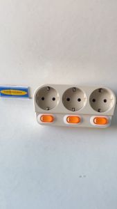 STOP KONTAK SAKLAR ON OFF SATUAN ISI 3 SLOT BERKUALITAS MENGHEMAT LISTRIK JANGKA PANJANG