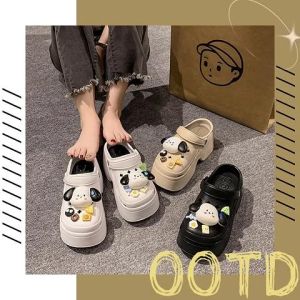 QJshop   แนะนำ รองเท้าแตะลำลอง พื้นกันลื่น ทรงหัวปิดเปิดส้น แต่งฉลุลายดอกไม้ วัสดุยางโดนน้ำได้ ใส่ทำงานเหมาะมากน้า หรือใส่เที่ยวก็เริ่ด ใครไม่มีคือพลาดบอกเลย